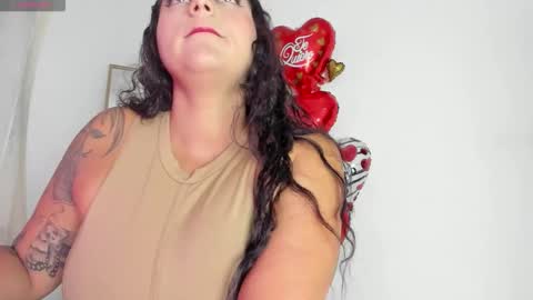 Hela   Independent model online show from February 7, 11:30 pm