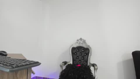 Snapshot of hela_wet chatting on December 11, 8:18 pm Hela Independent model online show from December 11, 8:18 pm