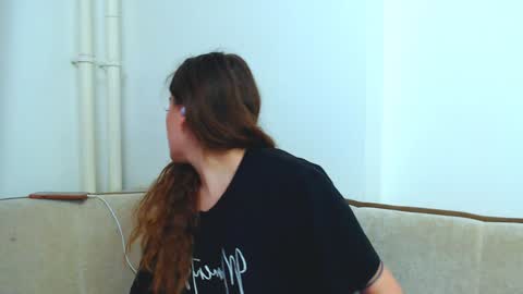 helen_adams_ online show from January 14, 1:17 pm