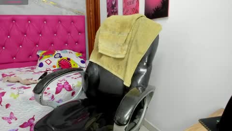 Helen online show from April 15, 7:06 pm