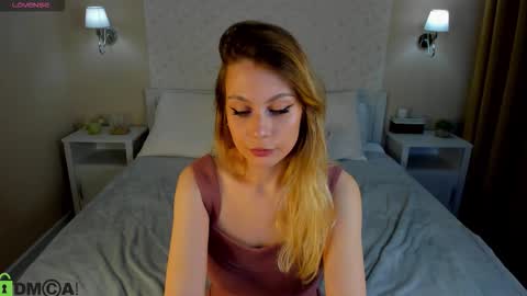 helen_williamss online show from December 5, 4:34 am