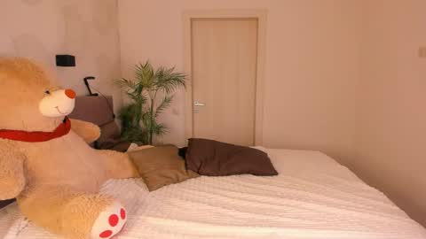 Helen online show from March 30, 4:29 pm