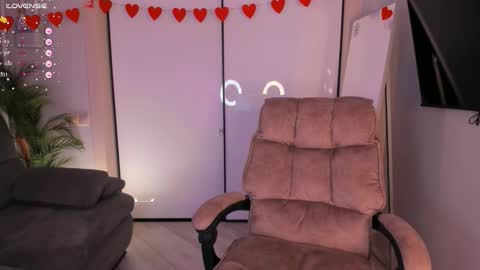 Helen online show from February 26, 3:48 pm