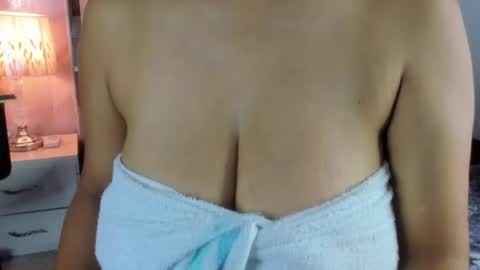 Helena Santos  online show from July 16, 11:13 am