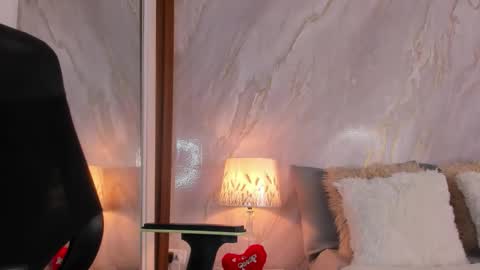 Helena Santos  online show from March 6, 11:31 am