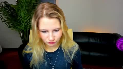 helenastevenson online show from March 11, 10:40 am