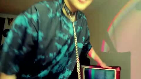 Heliconia online show from October 21, 11:30 pm