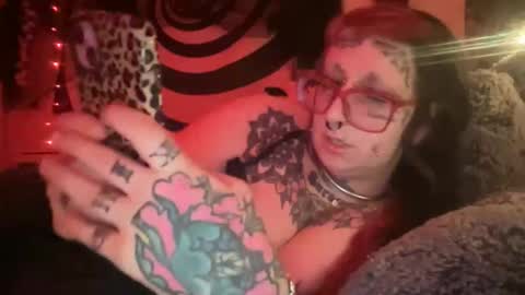 Bunnie Rotz online show from December 19, 7:37 am