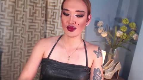 hellatarahathor online show from March 17, 12:21 pm