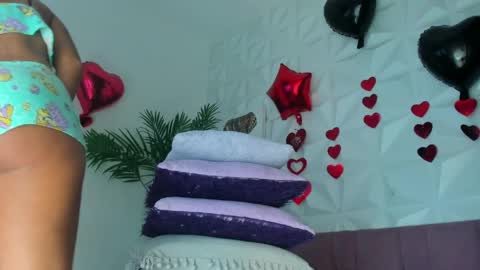 hellen     online show from April 21, 7:10 pm