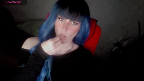 Helen Spellman online show from December 5, 7:00 pm