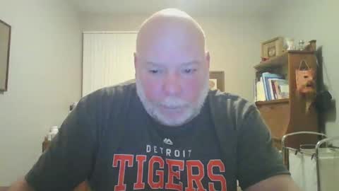 Snapshot of helloforfun111 chatting on February 24, 10:59 am helloforfun111 online show from February 24, 10:59 am