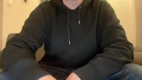 hellohowareyou66 online show from April 3, 9:00 pm