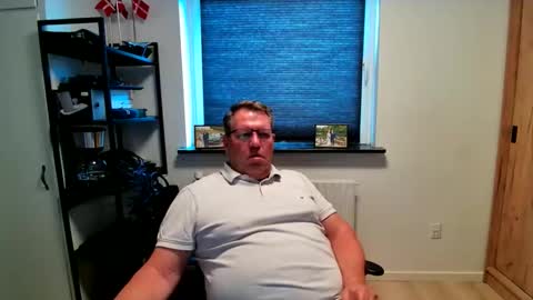 henrikrp1971 online show from June 8, 12:50 pm