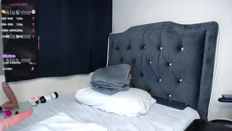 Henry   online show from December 5, 9:19 am