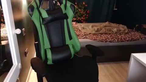 Hentaishiing online show from October 15, 4:30 pm