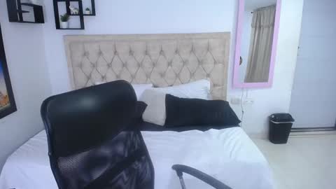 Hera  online show from March 4, 7:22 pm