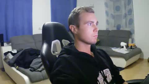 Snapshot of herbstenden chatting on October 23, 6:53 pm John Pearl online show from October 23, 6:53 pm