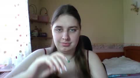 hess_luna_ online show from April 17, 9:11 am