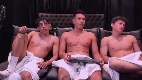 heteros men online show from April 16, 9:39 pm