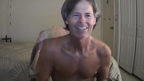 hewes1 online show from April 4, 11:45 pm