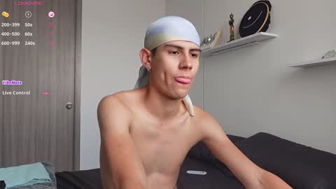 hey_cesard online show from February 8, 2:05 pm