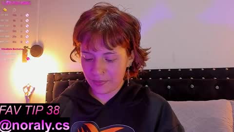 Snapshot of hey_noraly chatting on September 12, 5:09 am Noraly  online show from September 12, 5:09 am