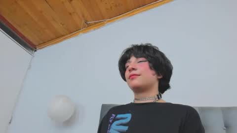 Snapshot of hey_noraly chatting on February 10, 10:53 am Noraly  online show from February 10, 10:53 am