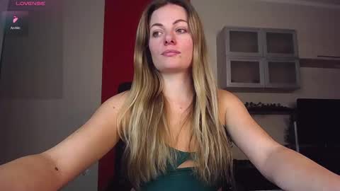 Lina online show from December 4, 9:31 am