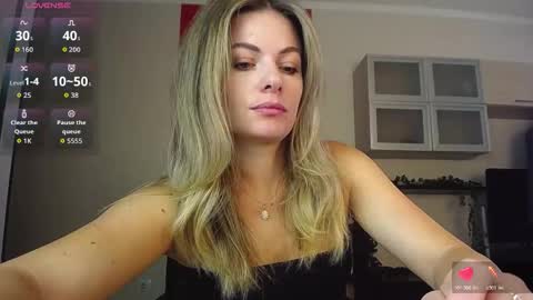 Lina online show from March 18, 8:09 am