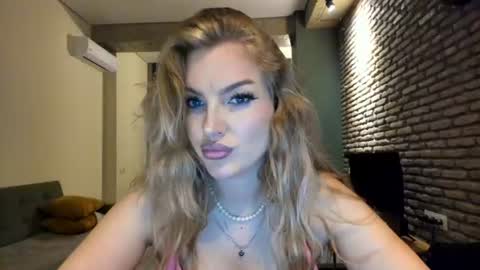 Hi lina online show from June 24, 3:35 am
