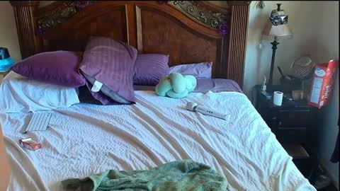 Snapshot of hidden_gold_milf chatting on September 12, 7:27 pm hidden_gold_milf online show from September 12, 7:27 pm