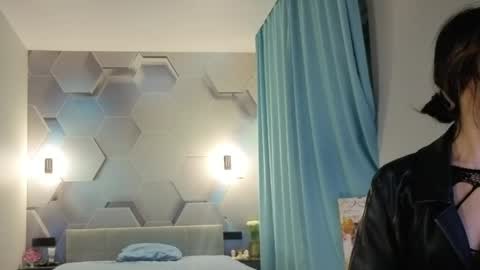 HIHIKA online show from April 26, 8:06 pm