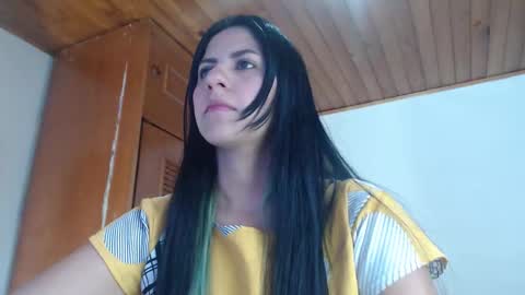 hilaril18 online show from September 22, 7:51 pm