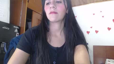 hilaril18 online show from February 24, 2:51 am