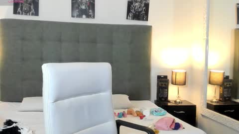 hilary_tailor online show from February 3, 10:41 am