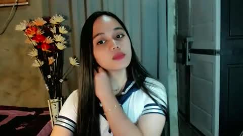 hilarymolly online show from April 9, 5:00 am