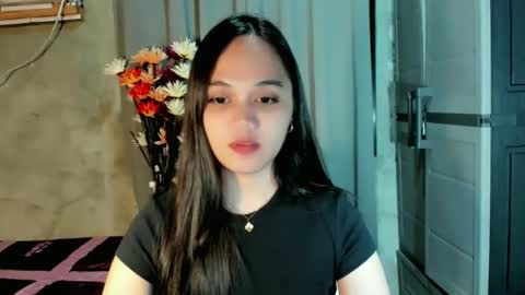 hilarymolly online show from June 4, 6:47 pm