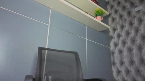  Hillary  online show from November 19, 4:34 am