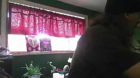 hippiedad333 online show from April 23, 5:36 pm