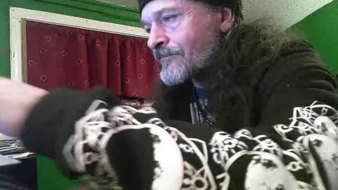 hippiedad333 online show from April 21, 2:51 am