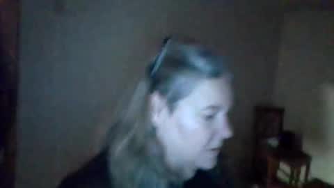 hippysnewhere online show from May 26, 8:31 am