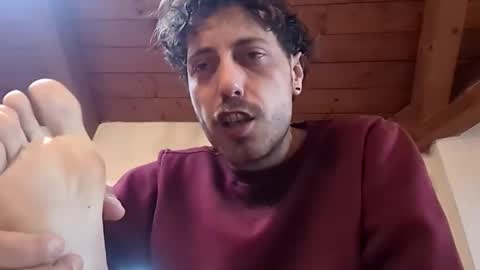 hitmenoww online show from April 21, 6:42 am