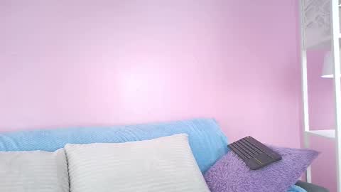 hiyakasudere_ online show from November 18, 6:44 pm