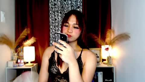 hoelymarie online show from July 16, 5:33 am