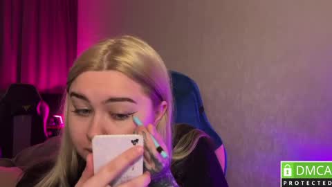 hoffmanite online show from April 8, 10:07 am