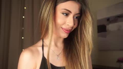 Moni Monica online show from November 20, 2:25 pm