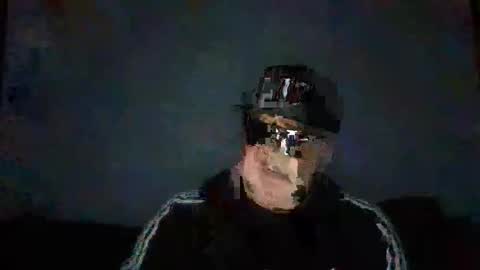 holden_minutz online show from April 8, 7:11 am