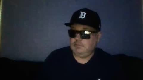 holden_minutz online show from May 29, 11:08 am