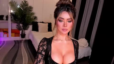 Ms. Laura online show from September 18, 3:32 am